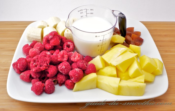 Les fruits épluchés et coupés en morceaux